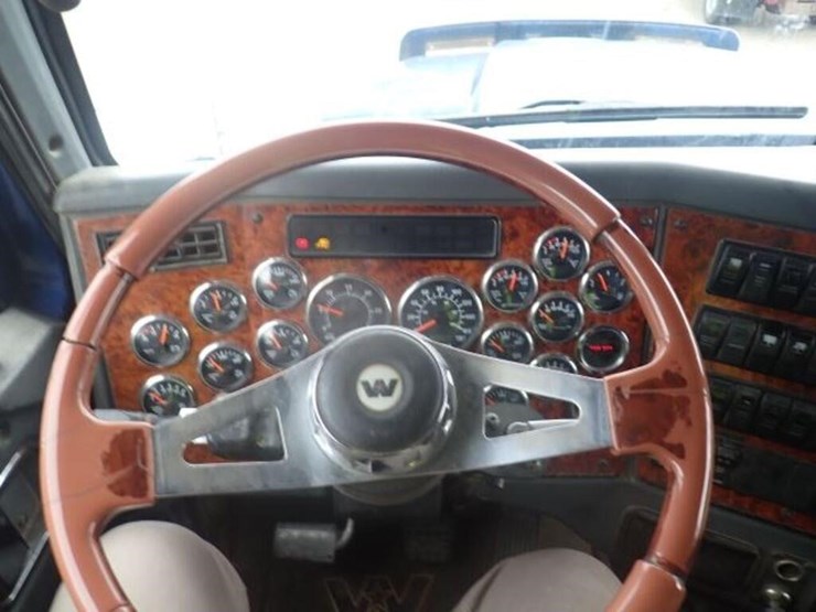 2007-western-star-4900-image-13