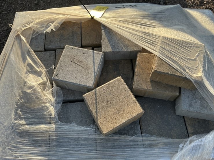 pallet-of-stone-pavers-image-3