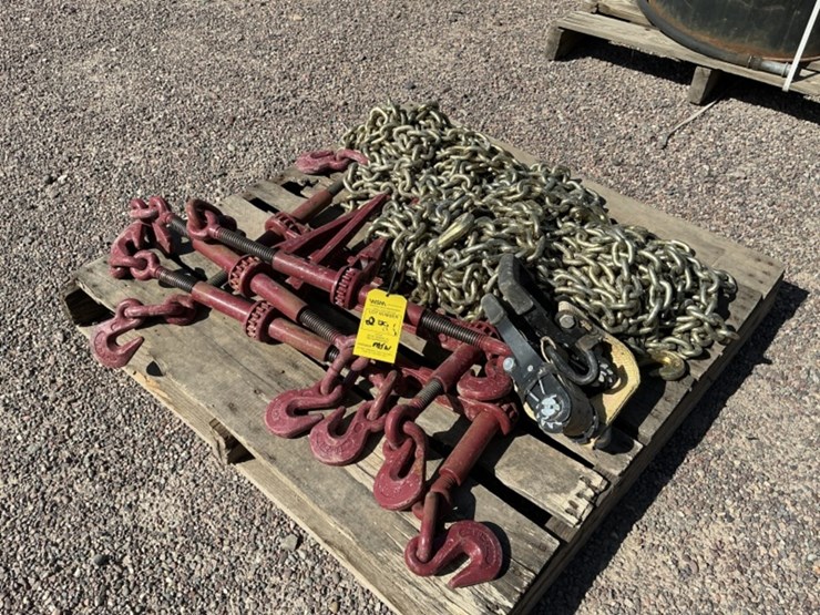 pallet-of-chains-and-binders-image-1