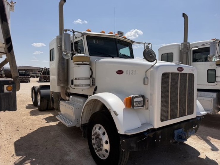 2013-peterbilt-367-image-3