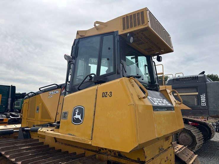2014-deere-750k-lgp-image-38