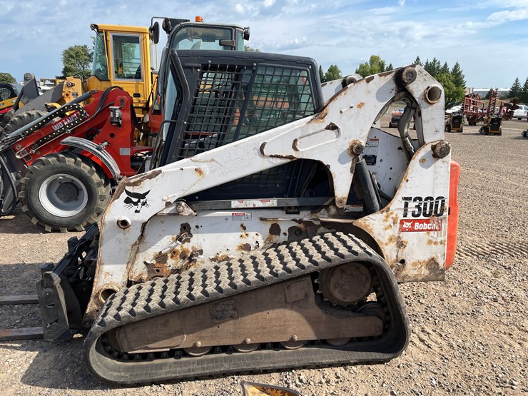 2003-bobcat-t300-image-3