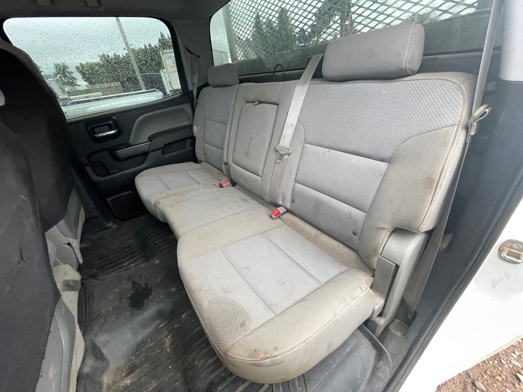 2014-chevrolet-3500-image-23