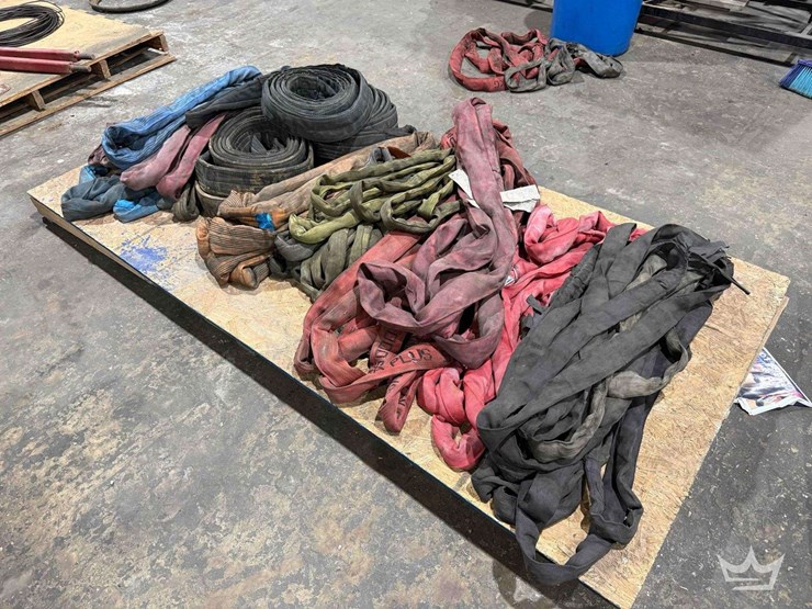 miscellaneous-pallet-of-lifting-straps-and-slings-image-4