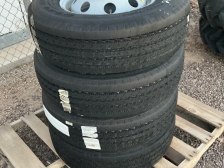 steel-wheels-w/-tires-image-2