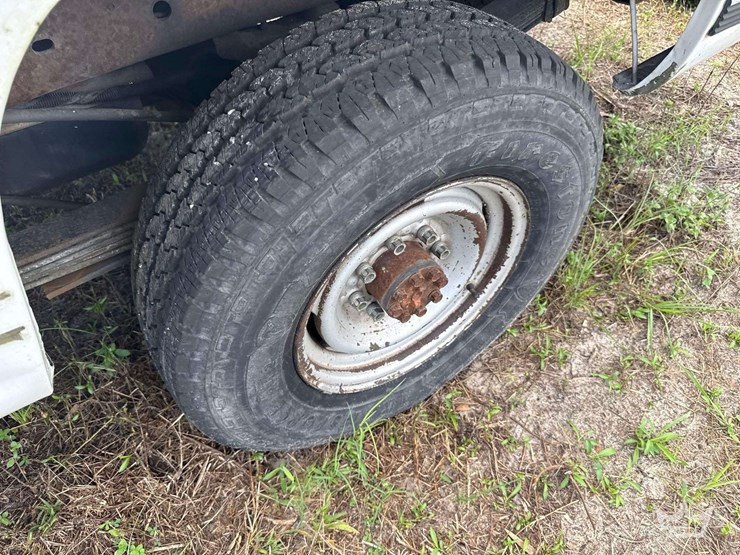 2000-chevrolet-3500-image-22