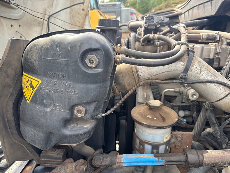 2008-international-durastar-4300-image-13