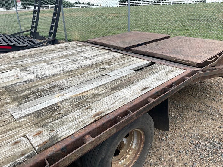 #1349-•-2014-pj-gooseneck-trailer-(has-mn-title)-image-7