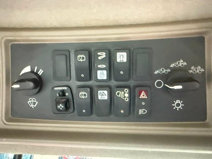 2011-case-ih-steiger-600-quadtrac-image-13