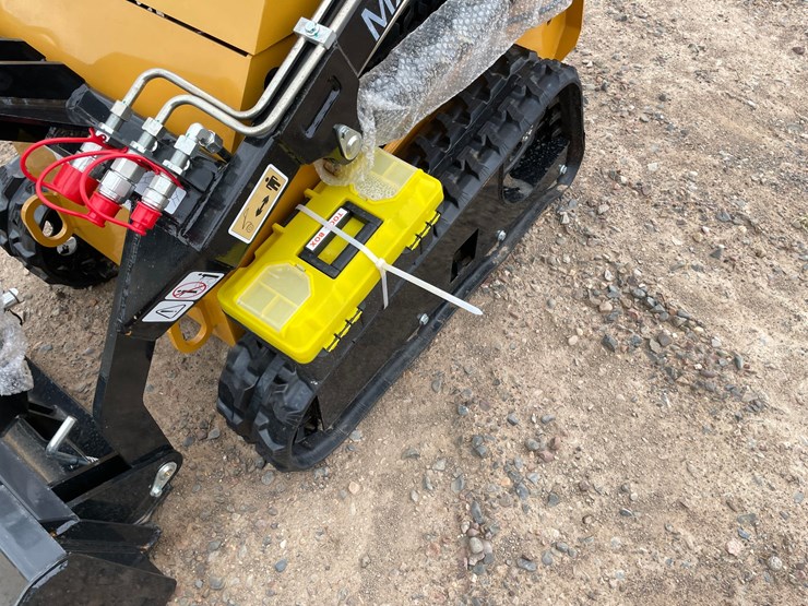 #5514-•-2026-agt-compact-track-loader-image-8