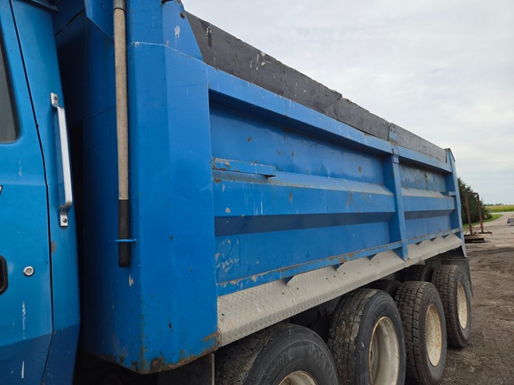 1995-ford-ltl9000-image-19