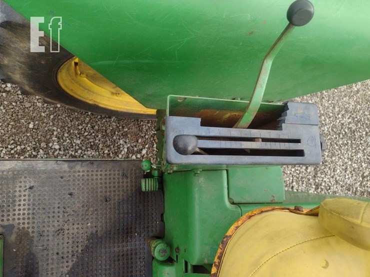 john-deere-2520-image-10