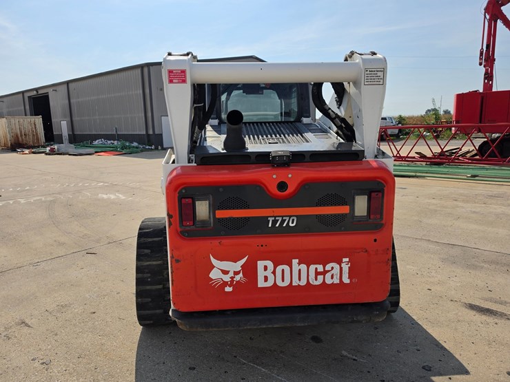2022-bobcat-t770-image-5