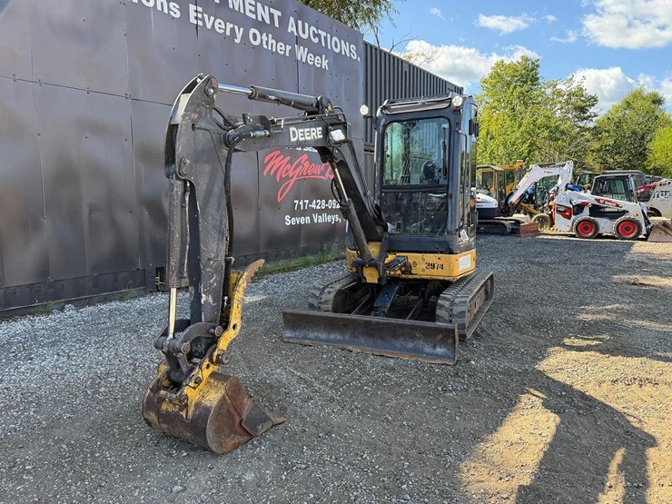 2005-deere-35d-image-7