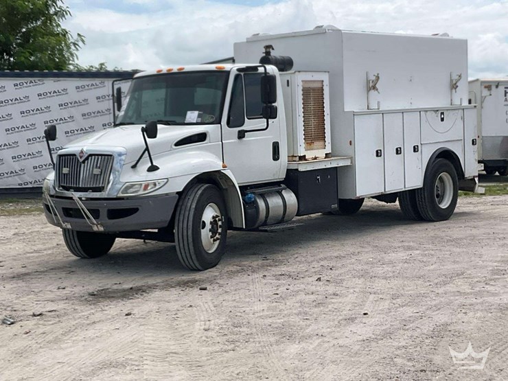 2018-international-durastar-4300-image-1