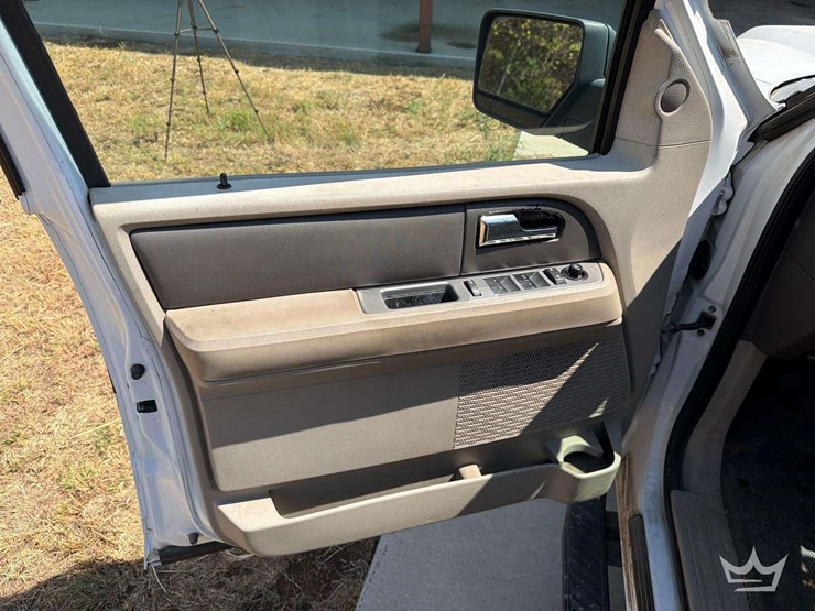 2010-ford-expedition-image-20