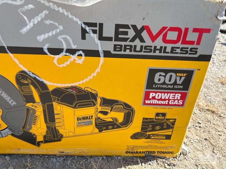 dewalt-flexvolt-60v-max-brushless-cordless-9-in.-cut-off-saw-kit-image-4