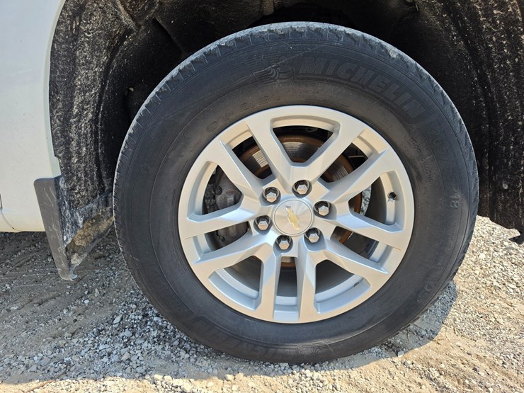 #25370-•-2019-chevrolet-silverado-pickup-truck-image-16