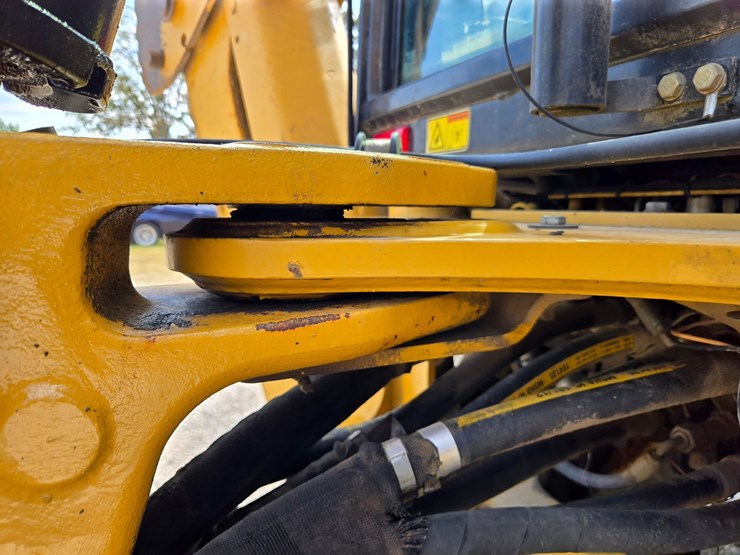 caterpillar-420e-image-70