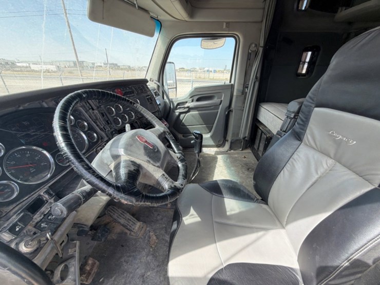 2015-kenworth-t880-image-11