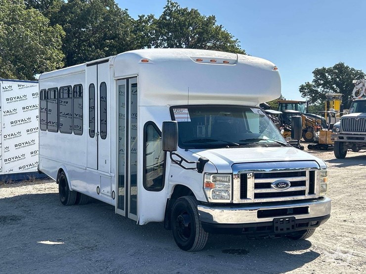 ford-e450-image-4