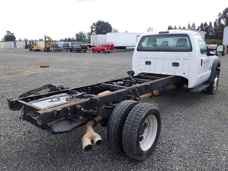 2016-ford-550-image-5