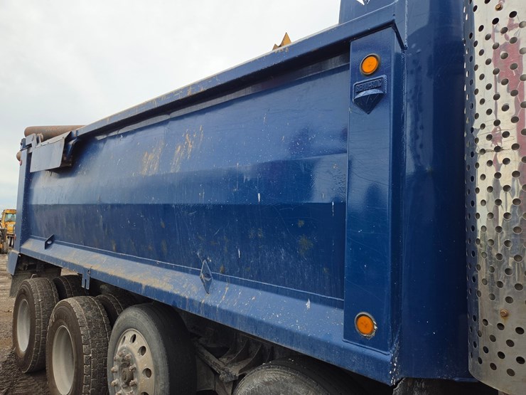 2002-sterling-l9500-image-20