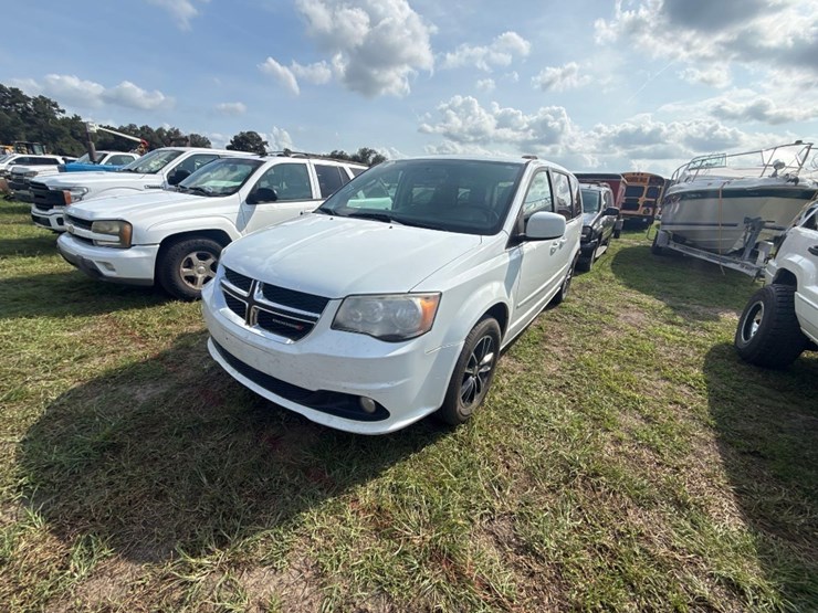2017-dodge-grand-caravan-image-2