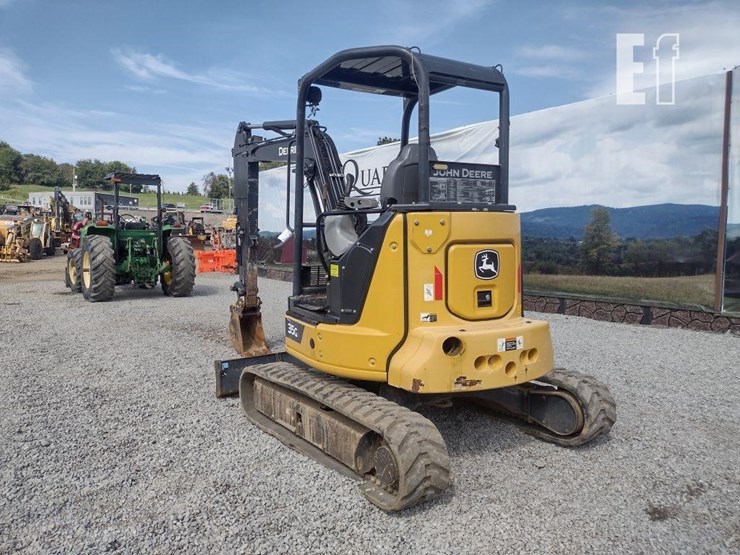 2021-deere-35g-image-37