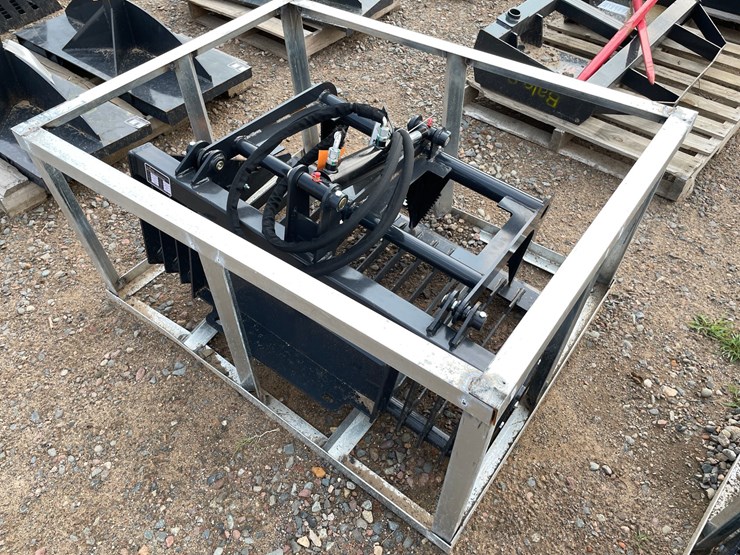 #2029-•-2026-unused-land-honor-mini-skid-steer-grapple-bucket-image-4
