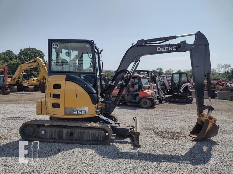 2014-deere-35g-image-3