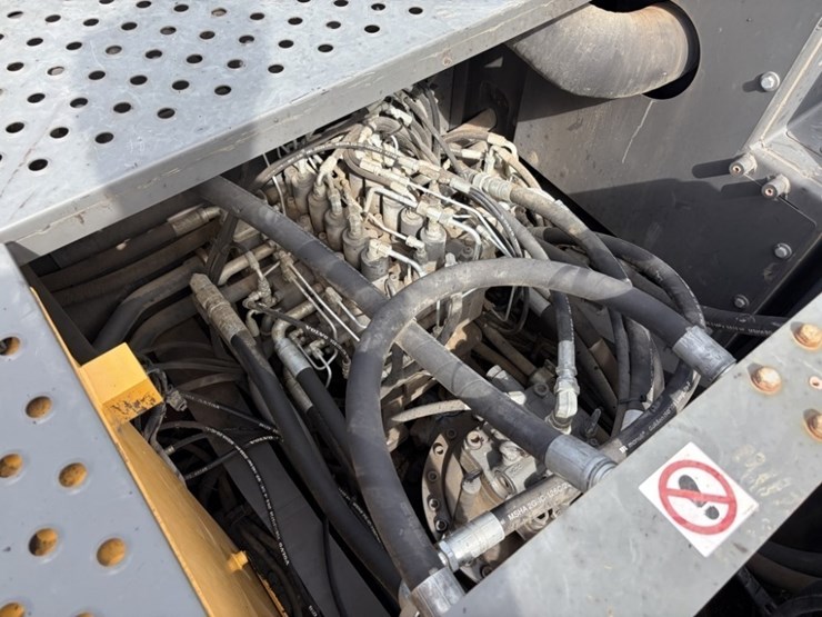 2020-volvo-ec300el-image-25