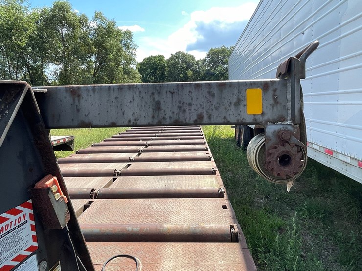#1308-•-2005-irns-live-roller-tilt-deck-trailer-(has-mn-title)-image-10