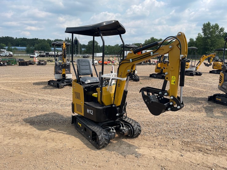 #5543-•-2026-h12-mini-excavator-image-4