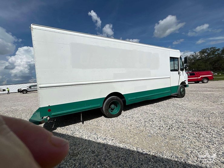 2012-workhorse-w62-image-5