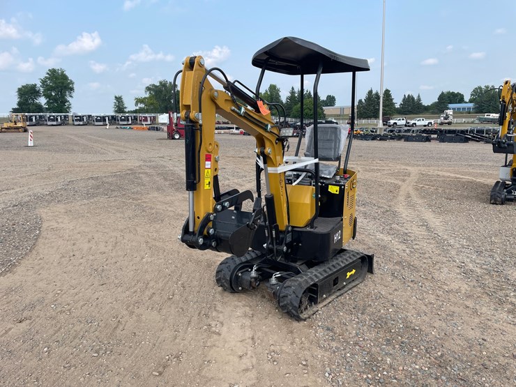 #5543-•-2026-h12-mini-excavator-image-1