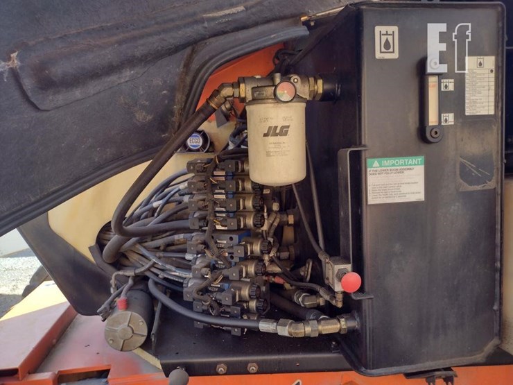 2005-jlg-600a-image-8