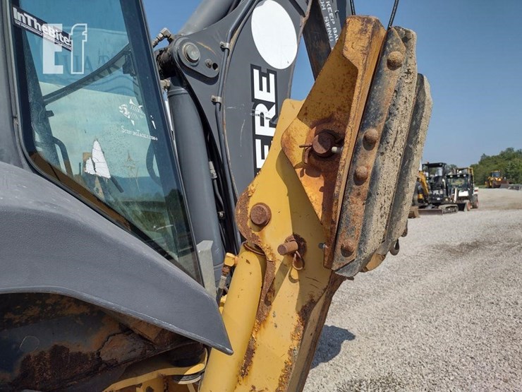 2010-deere-310sj-image-24