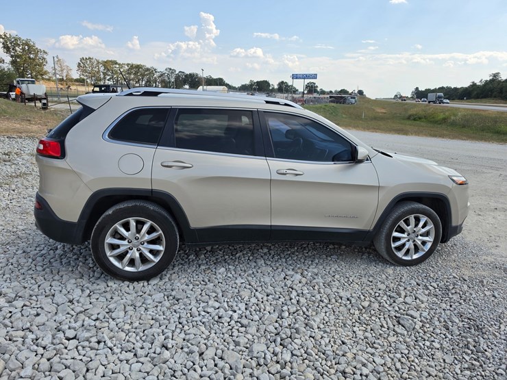 2015-jeep-cherokee-image-10