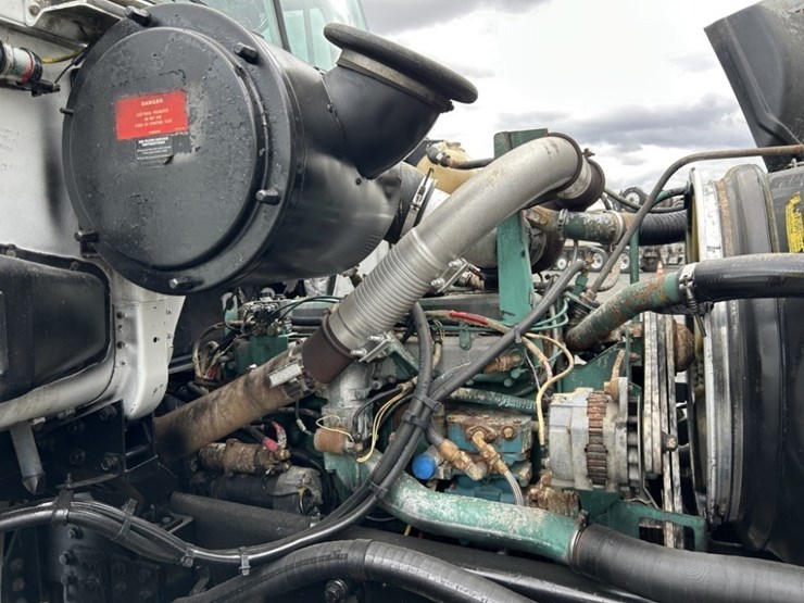 1995-white-gmc-wb-t/a-garbage-truck-image-37