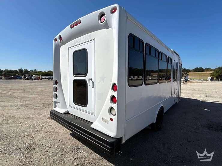 ford-e450-image-3