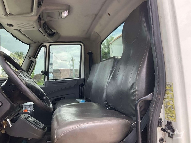 2018-international-durastar-4300-image-13