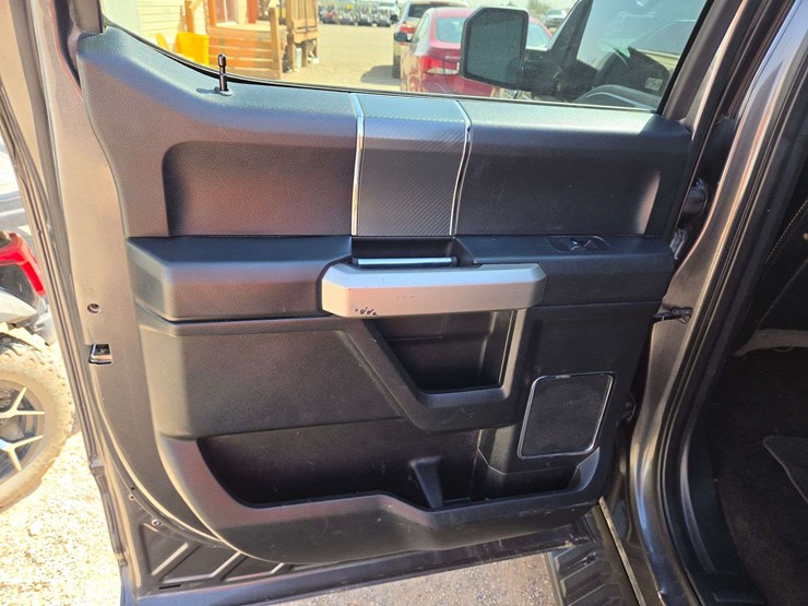 2020-ford-f150-xl-image-9
