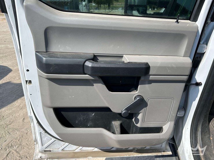 2017-ford-f550-image-19