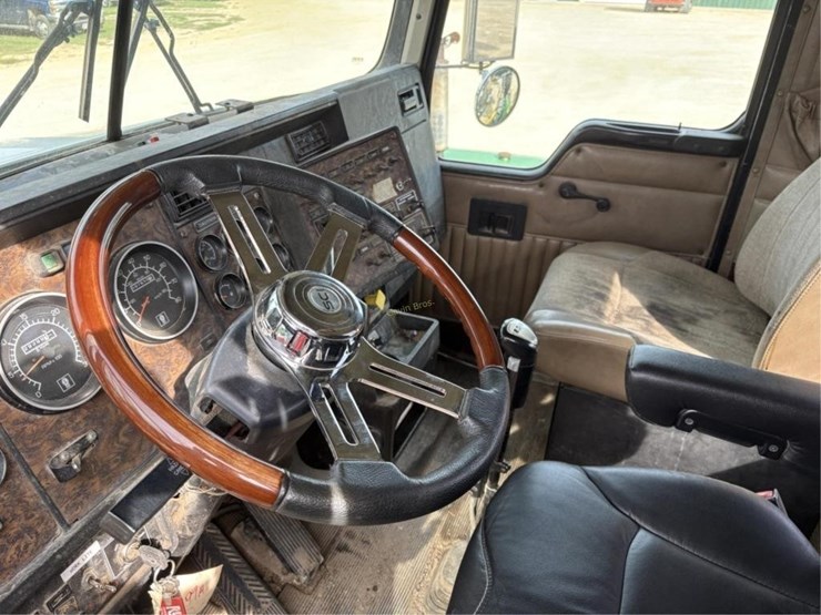 1998-kenworth-t800-image-9