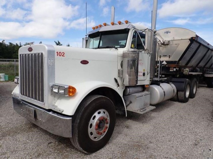 2004-peterbilt-379-image-9