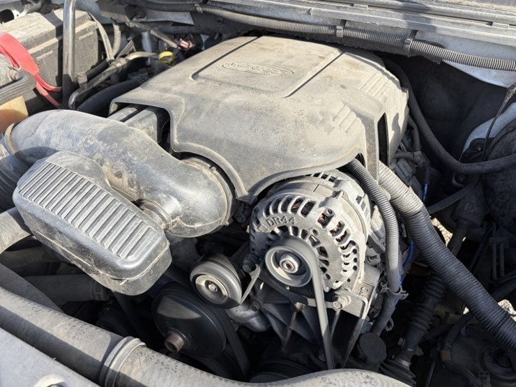 2008-gmc-sierra-1500-sle-4x4-crew-cab-pickup-image-11