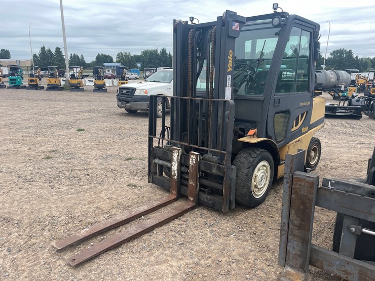 #1062-•-yale-veracitor-90vx-forklift-image-1