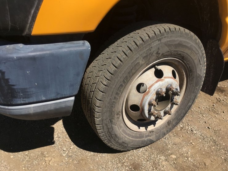 2015-ford-e450-image-12