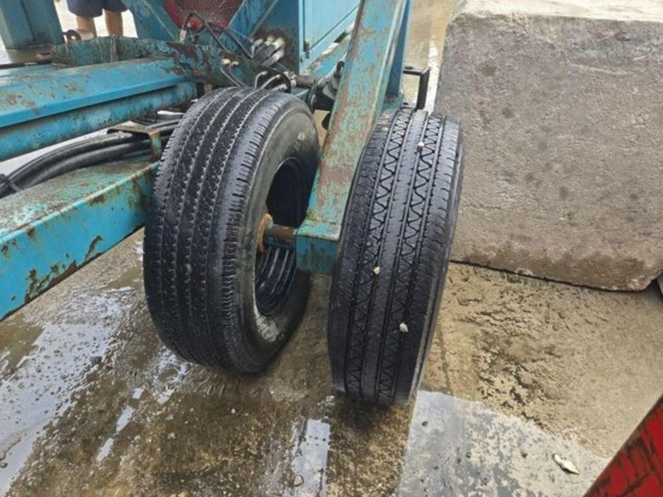 2016-john-deere-1200-image-18